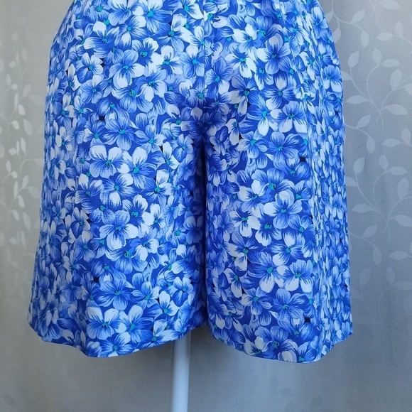 Vintage 100% Silk Floral Print Flowy Long Shorts With Pockets Talbots Blue 6 P - Picture 10 of 15